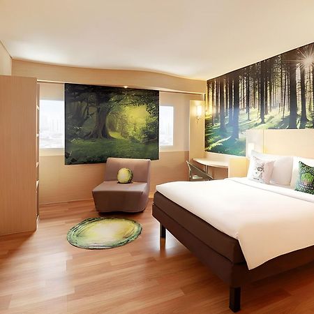 Ibis Jakarta Harmoni Exterior foto