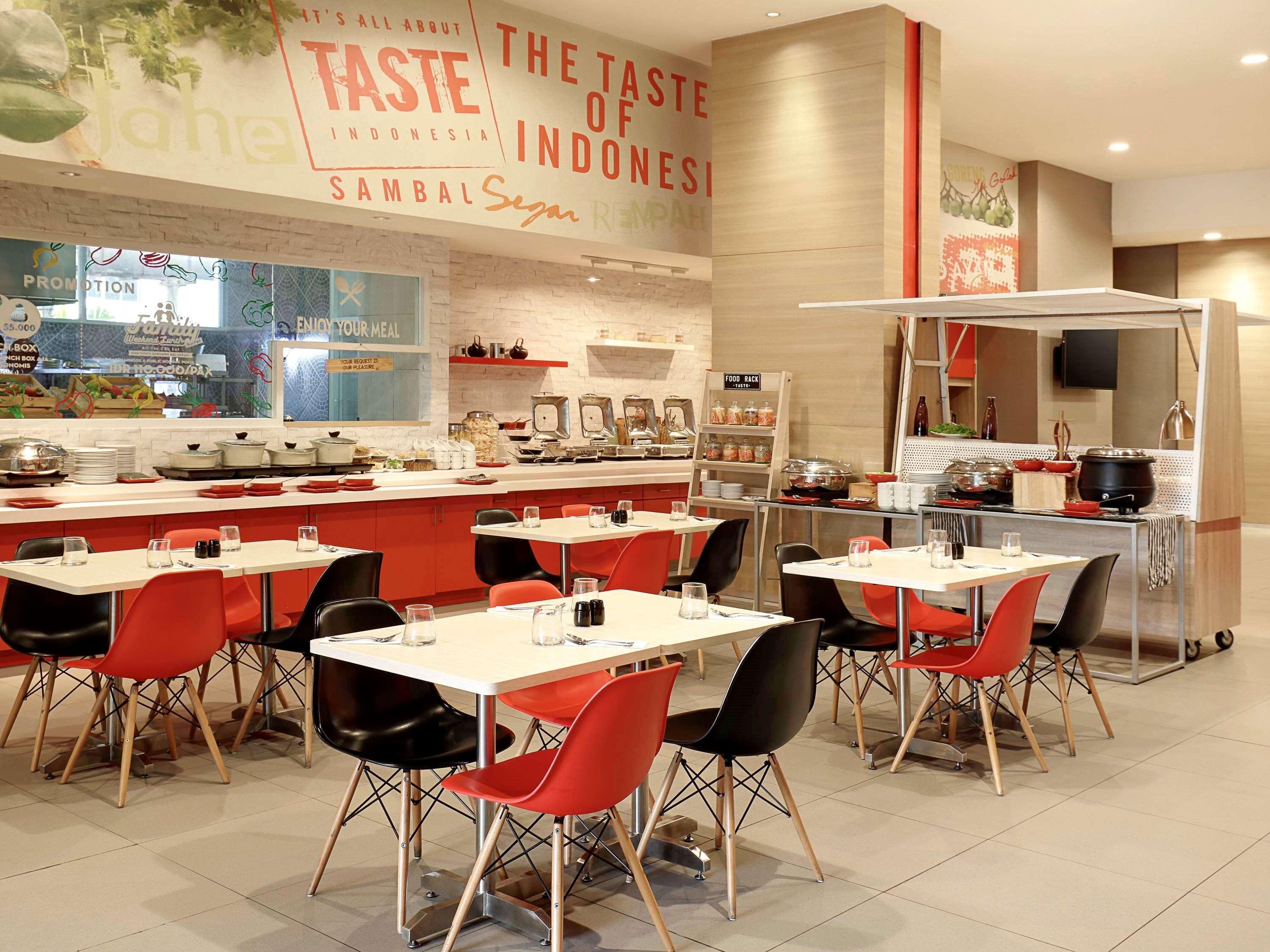 Ibis Jakarta Harmoni Exterior foto