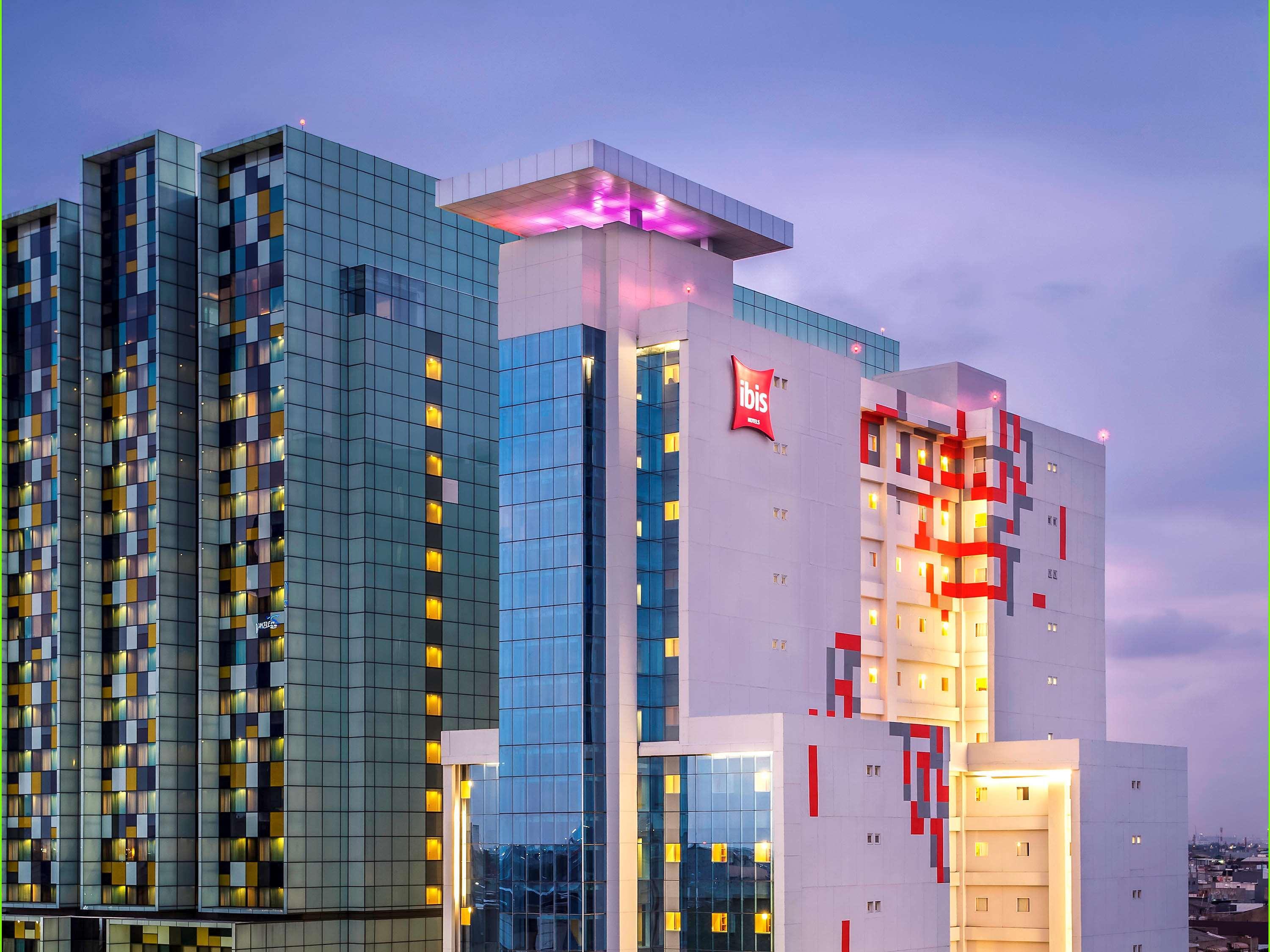 Ibis Jakarta Harmoni Exterior foto