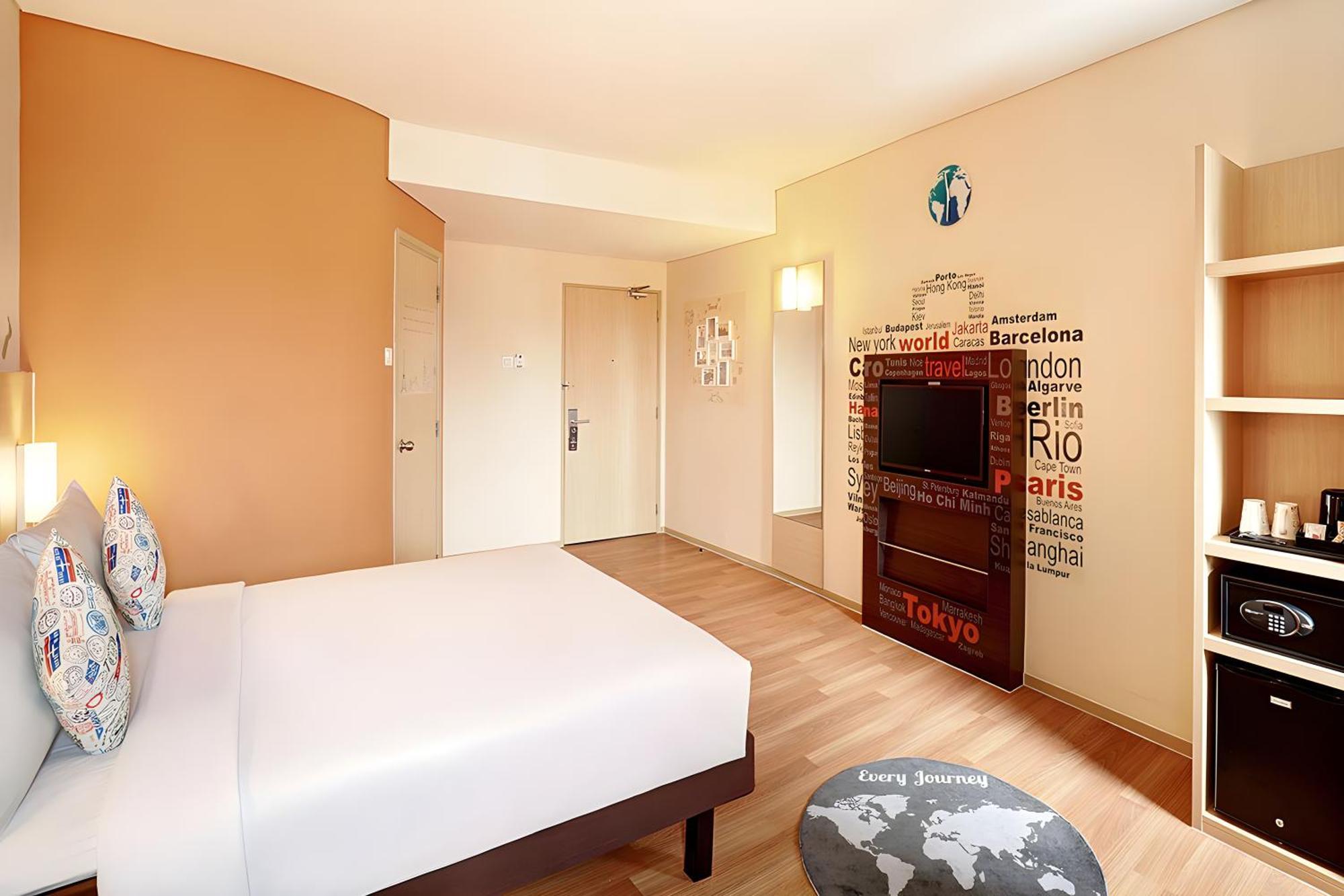 Ibis Jakarta Harmoni Exterior foto